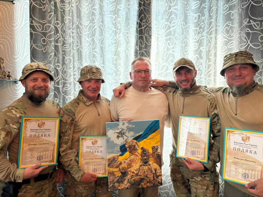 Хлопці з 73 штурмової дякують голові партіі «Трибунал»